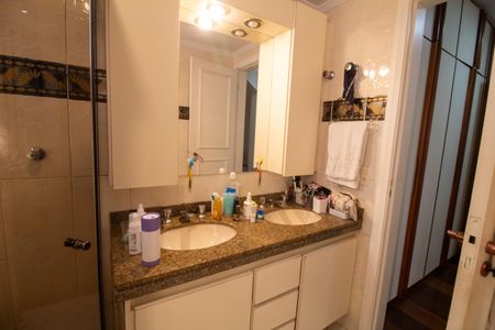 Apartamento à venda com 190m², 3 quartos e 3 vagasBanheiro 3