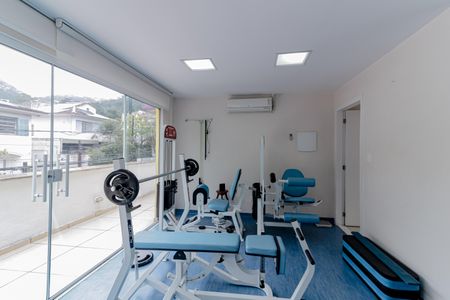 Casa à venda com 485m², 3 quartos e 3 vagas Casa à venda com 485m², 3 quartos e 3 vagasÁrea comum