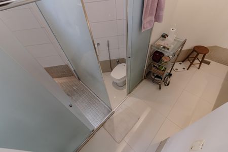 Casa à venda com 485m², 3 quartos e 3 vagas Casa à venda com 485m², 3 quartos e 3 vagasBanheiro da Suíte 1