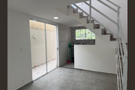 Casa de condomínio à venda com 180m², 2 quartos e 1 vagaSala