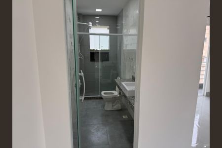 Casa de condomínio à venda com 180m², 2 quartos e 1 vagaBanheiro