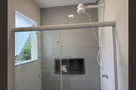 Casa de condomínio à venda com 180m², 2 quartos e 1 vagaBanheiro 