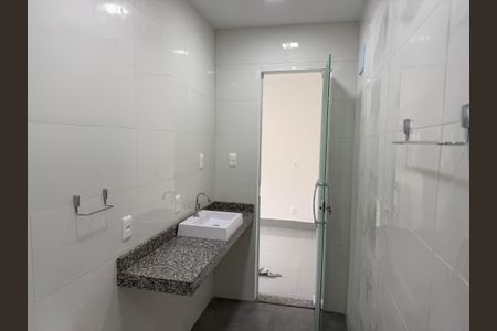 Casa de condomínio à venda com 180m², 2 quartos e 1 vagaBanheiro