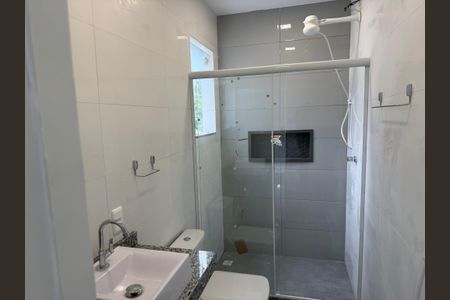 Casa de condomínio à venda com 180m², 2 quartos e 1 vagaBanheiro 