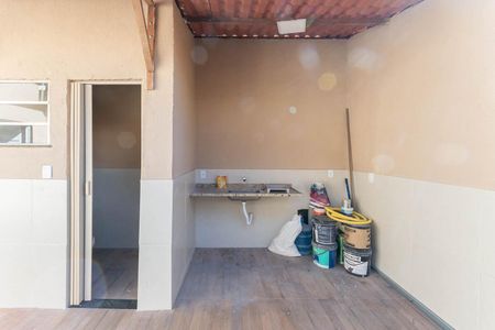 Casa à venda com 233m², 2 quartos e 1 vagaÁrea de Serviço