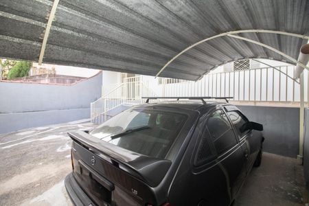 Casa à venda com 360m², 4 quartos e 3 vagas Casa à venda com 360m², 4 quartos e 3 vagasGaragem