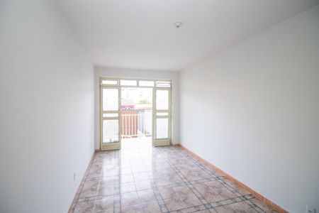Casa à venda com 360m², 4 quartos e 3 vagas Casa à venda com 360m², 4 quartos e 3 vagasSala