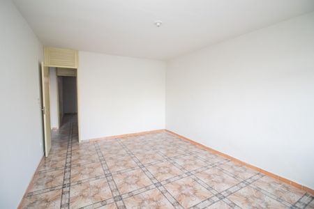 Casa à venda com 360m², 4 quartos e 3 vagas Casa à venda com 360m², 4 quartos e 3 vagasQuarto 2