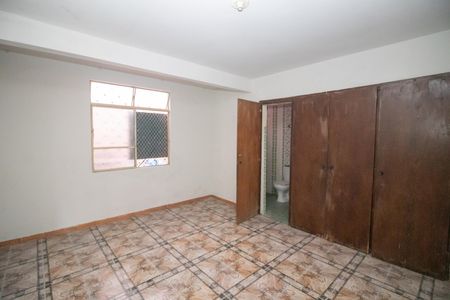 Casa à venda com 360m², 4 quartos e 3 vagas Casa à venda com 360m², 4 quartos e 3 vagasSuíte