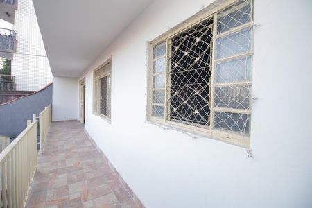 Casa à venda com 360m², 4 quartos e 3 vagas Casa à venda com 360m², 4 quartos e 3 vagasVaranda