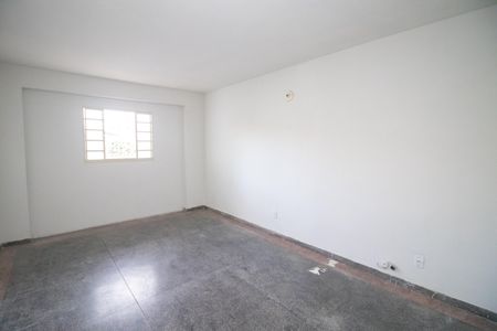 Casa à venda com 360m², 4 quartos e 3 vagas Casa à venda com 360m², 4 quartos e 3 vagasCopa