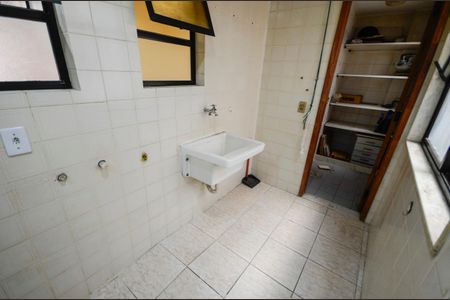 Apartamento à venda com 105m², 2 quartos e 1 vagaÁrea de Serviço