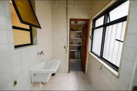 Apartamento à venda com 105m², 2 quartos e 1 vagaÁrea de Serviço