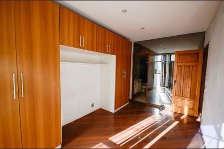 Apartamento à venda com 105m², 2 quartos e 1 vagaSuíte