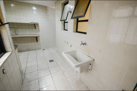Apartamento à venda com 105m², 2 quartos e 1 vagaÁrea de Serviço