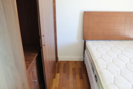 Casa de condomínio para alugar com 295m², 4 quartos e 2 vagasSuíte 2