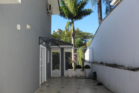 Casa de condomínio para alugar com 295m², 4 quartos e 2 vagasFachada