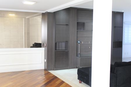 Casa de condomínio para alugar com 295m², 4 quartos e 2 vagasDetalhe Sala