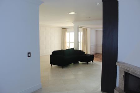 Casa de condomínio para alugar com 295m², 4 quartos e 2 vagasSala