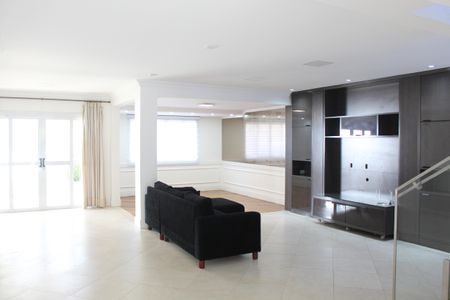 Casa de condomínio para alugar com 295m², 4 quartos e 2 vagasSala 1