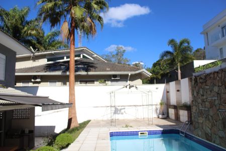 Casa de condomínio para alugar com 295m², 4 quartos e 2 vagasPiscina