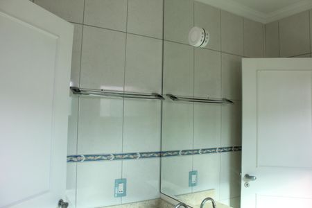 Casa de condomínio para alugar com 295m², 4 quartos e 2 vagasBanheiro da Suíte 2