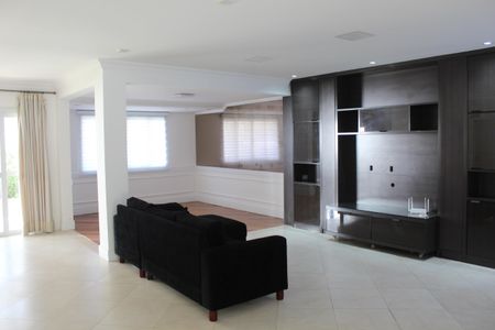 Casa de condomínio para alugar com 295m², 4 quartos e 2 vagasSala