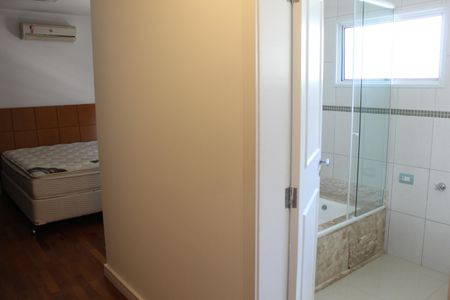 Casa de condomínio para alugar com 295m², 4 quartos e 2 vagasSuíte master