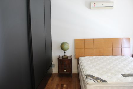 Casa de condomínio para alugar com 295m², 4 quartos e 2 vagasSuíte master