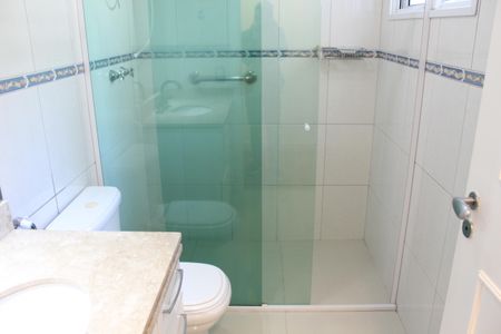 Casa de condomínio para alugar com 295m², 4 quartos e 2 vagasBanheiro da Suíte 1