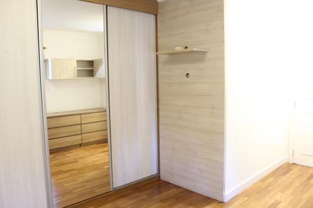 Casa de condomínio para alugar com 295m², 4 quartos e 2 vagasSuíte 1