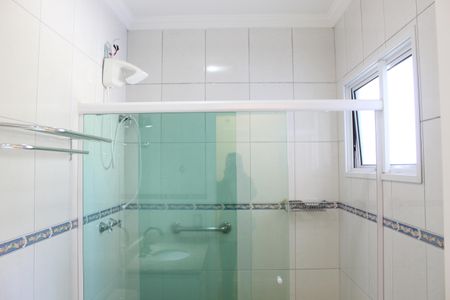 Casa de condomínio para alugar com 295m², 4 quartos e 2 vagasBanheiro da Suíte 1