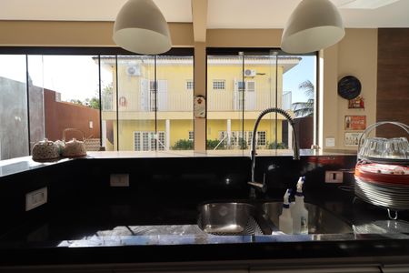 Casa para alugar com 430m², 6 quartos e 4 vagasÁrea gourmet