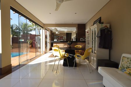 Casa para alugar com 430m², 6 quartos e 4 vagasÁrea gourmet