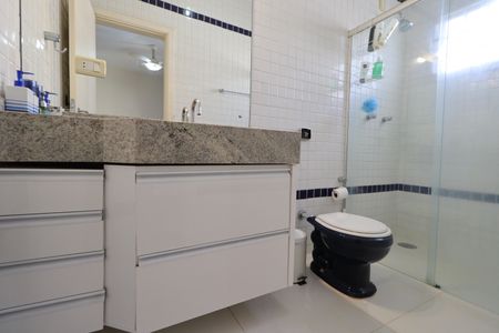 Casa para alugar com 430m², 6 quartos e 4 vagasBanheiro da Suíte 2