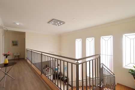 Casa para alugar com 430m², 6 quartos e 4 vagasCorredor