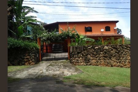 Casa à venda com 380m², 3 quartos e 5 vagasFoto 01