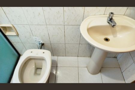 Casa à venda com 166m², 3 quartos e sem vagaBanheiro 2