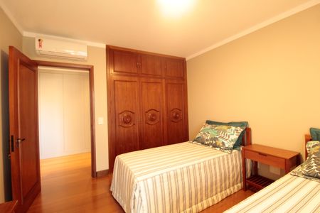 Apartamento à venda com 195m², 3 quartos e 2 vagasQuarto 1