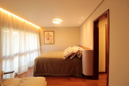 Apartamento à venda com 195m², 3 quartos e 2 vagasSuíte 