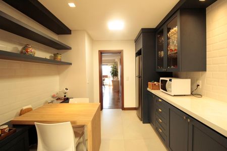 Apartamento à venda com 195m², 3 quartos e 2 vagasCozinha