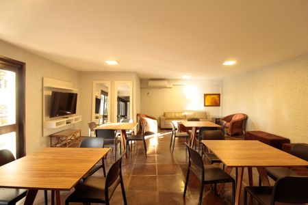 Apartamento à venda com 195m², 3 quartos e 2 vagasÁrea comum - Salão de festas