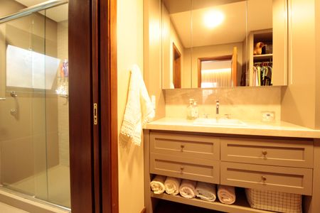 Apartamento à venda com 195m², 3 quartos e 2 vagasBanheiro da Suíte 