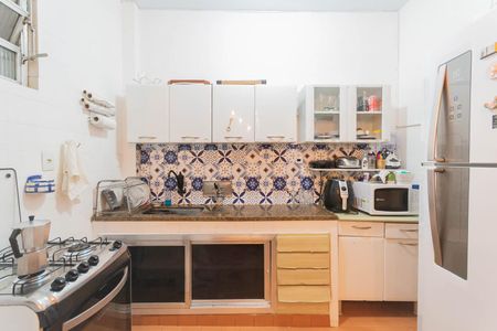 Apartamento à venda com 80m², 2 quartos e sem vagaCozinha