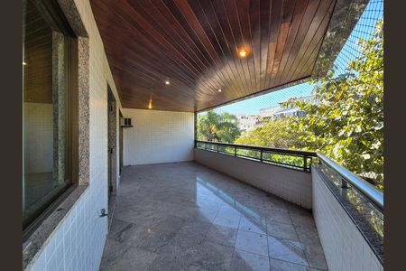 Apartamento para alugar com 109m², 3 quartos e 2 vagas Apartamento para alugar com 109m², 3 quartos e 2 vagasvaranda