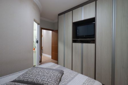 Casa à venda com 145m², 2 quartos e 2 vagasSuíte