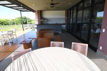 Casa de condomínio à venda com 229m², 3 quartos e 4 vagasÁrea comum - Churrasqueira