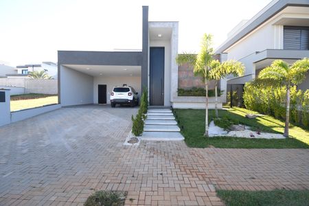 Casa de condomínio à venda com 229m², 3 quartos e 4 vagasFachada