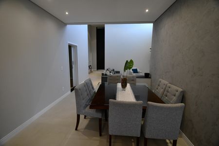 Casa de condomínio à venda com 229m², 3 quartos e 4 vagasSala