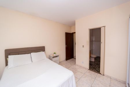 Casa à venda com 160m², 3 quartos e 3 vagas Casa à venda com 160m², 3 quartos e 3 vagasSuíte